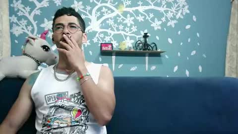 Snapshot of ponzothc chatting on 11/22/25, 10:20 ponzothc online show from 11/22/25, 10:20