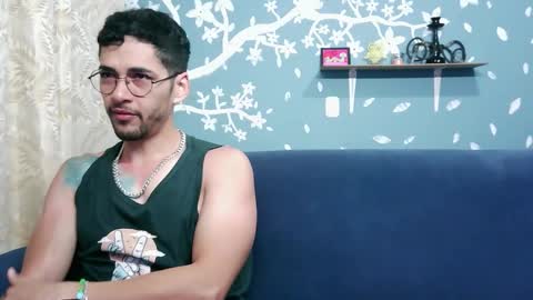 Snapshot of ponzothc chatting on 11/23/25, 10:53 ponzothc online show from 11/23/25, 10:53