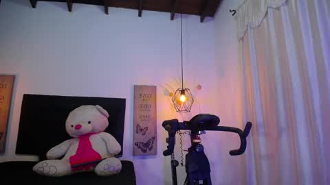 Snapshot of pool_vega chatting on 10/14/25, 12:17 pool online show from 10/14/25, 12:17