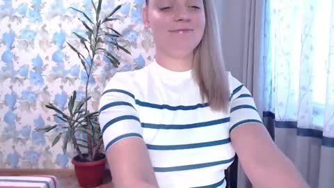 Snapshot of popkornmolli chatting on 01/17/25, 11:38 popkornmolli online show from 01/17/25, 11:38