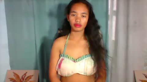 Snapshot of poppy_kelley chatting on 05/07/26, 05:46 Lilly online show from 05/07/26, 05:46