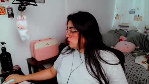Snapshot of poppykens chatting on 06/30/26, 10:11 Poppy Kensington online show from 06/30/26, 10:11