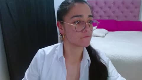 porcelainlux online show from 01/26/25, 07:52