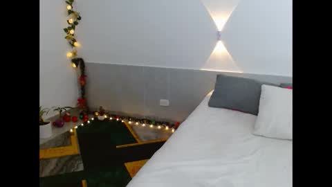 porcelainlux online show from 12/22/25, 01:24