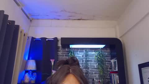 Snapshot of pornstardiva chatting on 03/04/25, 05:21 DivaGray online show from 03/04/25, 05:21