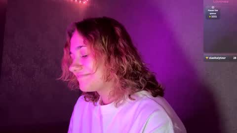 Snapshot of portiadunnuck chatting on 10/08/25, 02:47 Anna Vdovoch online show from 10/08/25, 02:47