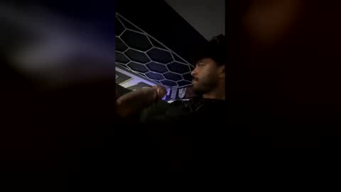 portugues_malvadao2 online show from 03/21/26, 07:57