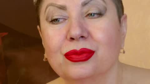 Snapshot of posh_lady chatting on 12/10/24, 10:05 LADY POSH online show from 12/10/24, 10:05