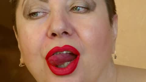 Snapshot of posh_lady chatting on 12/20/24, 10:32 LADY POSH online show from 12/20/24, 10:32