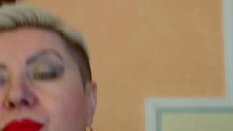 Snapshot of posh_lady chatting on 01/16/25, 10:44 LADY POSH online show from 01/16/25, 10:44