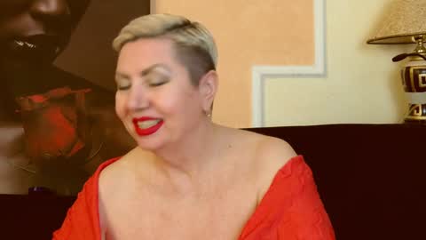 Snapshot of posh_lady chatting on 01/29/25, 01:27 LADY POSH online show from 01/29/25, 01:27