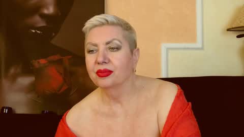 Snapshot of posh_lady chatting on 02/12/25, 01:19 LADY POSH online show from 02/12/25, 01:19