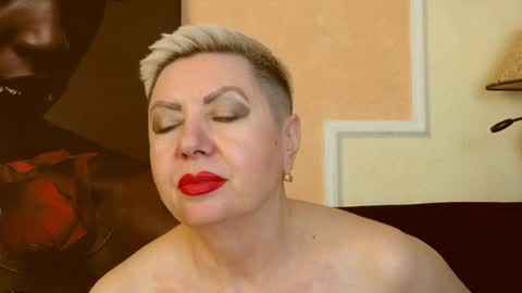 Snapshot of posh_lady chatting on 03/08/25, 06:21 LADY POSH online show from 03/08/25, 06:21