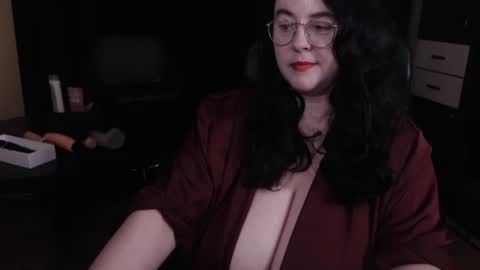 Snapshot of posh_mistress chatting on 04/18/26, 02:26 PoshMistres online show from 04/18/26, 02:26