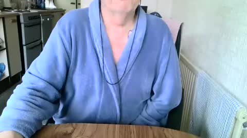 Snapshot of poshman65 chatting on 12/04/24, 01:20 poshman65 online show from 12/04/24, 01:20