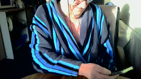 Snapshot of poshman65 chatting on 02/18/25, 08:27 poshman65 online show from 02/18/25, 08:27