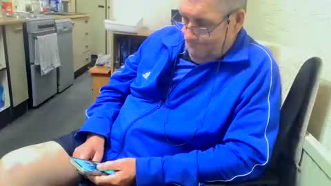 Snapshot of poshman65 chatting on 11/14/25, 09:13 poshman65 online show from 11/14/25, 09:13