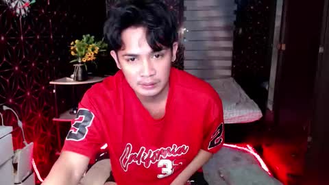 Snapshot of posiedon_cums chatting on 09/14/25, 01:43 VEeeAsian online show from 09/14/25, 01:43