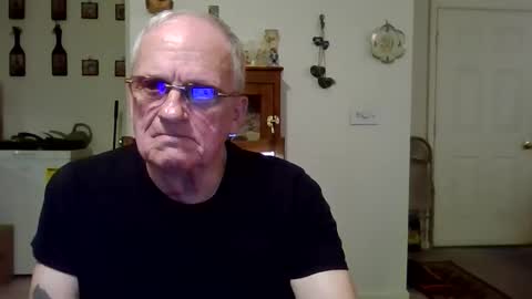 potato_chipz70 online show from 12/16/25, 06:46