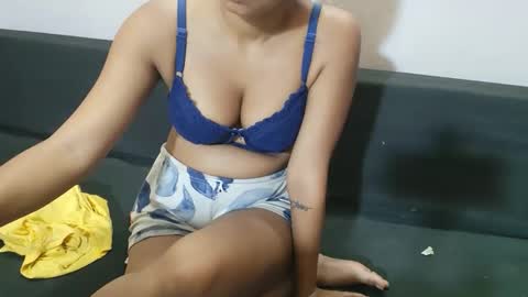 poulomi online show from 10/05/25, 04:33