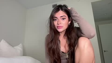 Selena online show from 04/09/26, 10:15