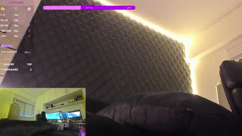 Snapshot of powercouplemix chatting on 02/02/25, 09:08 Ravena Rozz online show from 02/02/25, 09:08