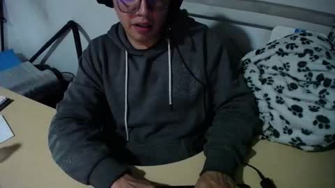 powerfulzeus2 online show from 10/28/25, 02:59