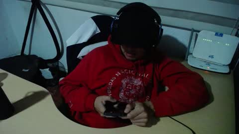 powerfulzeus2 online show from 11/20/25, 02:34