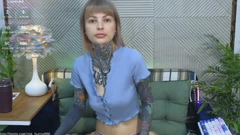 Lola online show from 04/04/26, 05:49