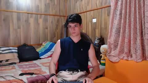 Snapshot of powertwinky chatting on 02/04/25, 05:53 chris independent  online show from 02/04/25, 05:53