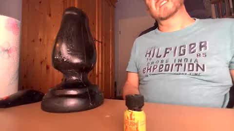 Tom PP online show from 09/16/25, 01:06