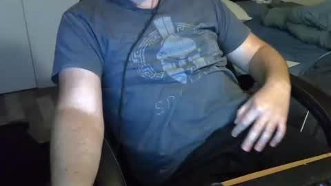 Snapshot of pralg chatting on 11/25/25, 12:21 pralg online show from 11/25/25, 12:21