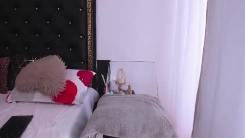 Ailyn online show from 02/27/25, 08:39