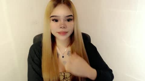 MAXXINE online show from 12/14/25, 02:50