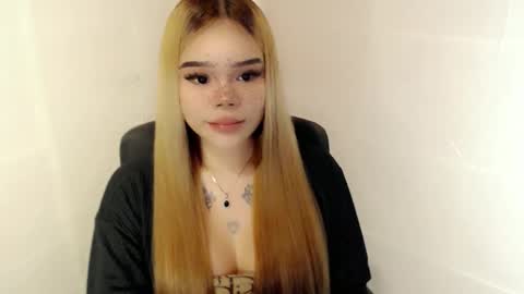 MAXXINE online show from 12/17/25, 04:29