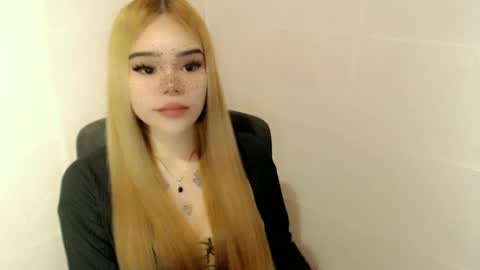Snapshot of preciousangel69xxx chatting on 06/11/26, 03:59 MAXXINE online show from 06/11/26, 03:59