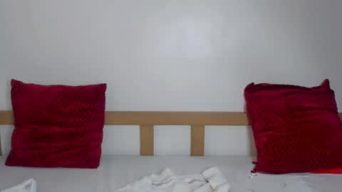 Paula online show from 11/12/25, 02:23