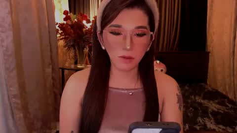 Snapshot of preciousrosedoll chatting on 06/12/26, 01:04 Rosedoll online show from 06/12/26, 01:04