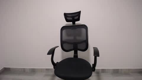 Snapshot of present_the_magic chatting on 12/08/24, 05:39 Plux online show from 12/08/24, 05:39