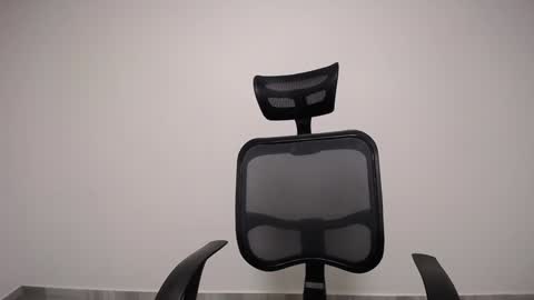 Snapshot of present_the_magic chatting on 01/04/25, 05:16 Plux online show from 01/04/25, 05:16