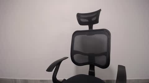 Snapshot of present_the_magic chatting on 02/02/25, 02:38 Plux online show from 02/02/25, 02:38