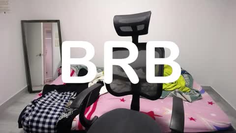 Snapshot of present_the_magic chatting on 11/02/25, 05:59 Plux online show from 11/02/25, 05:59