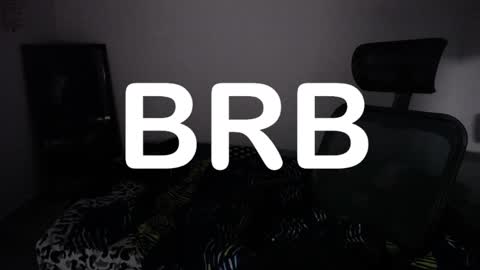 Snapshot of present_the_magic chatting on 11/16/25, 02:06 Plux online show from 11/16/25, 02:06