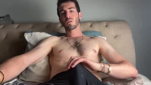 Snapshot of prestonblovestocum chatting on 09/25/25, 07:34 prestonblovestocum online show from 09/25/25, 07:34