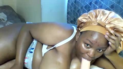 Prettie diva online show from 11/19/25, 12:27