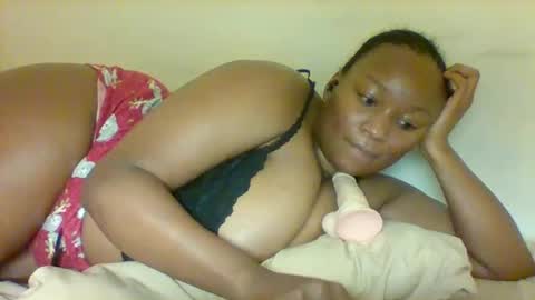 Prettie diva online show from 02/19/26, 12:06