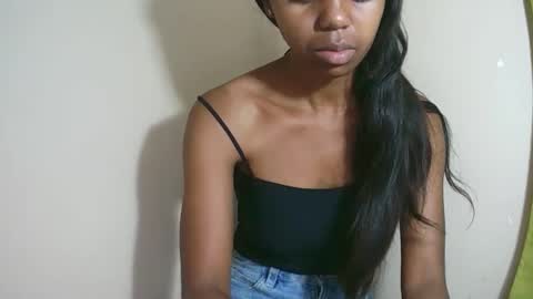 Snapshot of prettiethalia chatting on 10/18/25, 08:42 prettiethalia online show from 10/18/25, 08:42