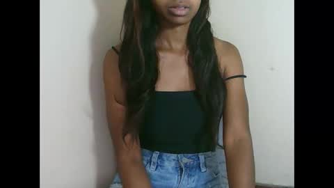 Snapshot of prettiethalia chatting on 10/23/25, 07:45 prettiethalia online show from 10/23/25, 07:45