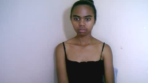 Snapshot of prettiethalia chatting on 10/29/25, 11:50 prettiethalia online show from 10/29/25, 11:50