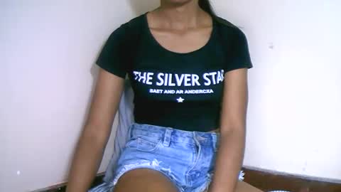 Snapshot of prettiethalia chatting on 11/01/25, 08:11 prettiethalia online show from 11/01/25, 08:11